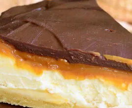 Diesen Twix-Käsekuchen musst du probieren! Echt göttlich!