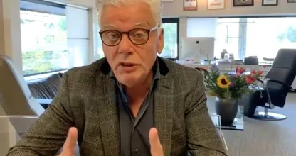 Omroep MAX-baas vertelt welke politicus weigerde handen te ontsmetten