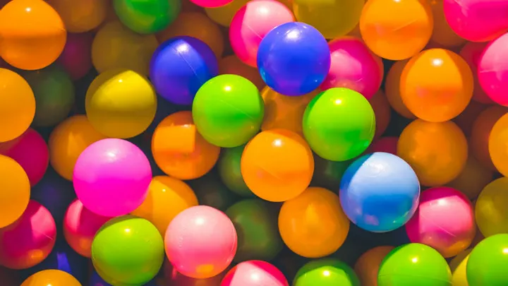 Guilty pleasure: mega ballenbak voor volwassenen bij Ikea