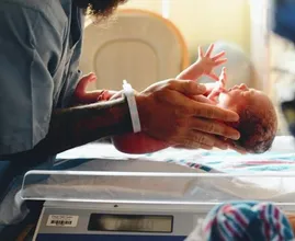 El futuro padre se aleja del parto: "No podía ayudar de todos modos"
