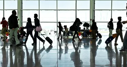 Stewardess onthult: zo vermijd je lange rijen op het vliegveld