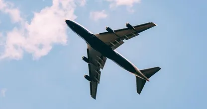Toch nog op vliegvakantie? Prijzen vliegtickets laten forse daling zien