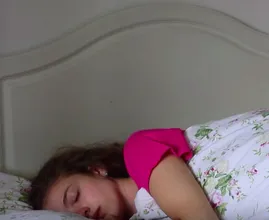 Geen oog dicht gedaan door het warme weer? Met deze 8 tips slaap je ook goed in deze hitte