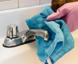 Zo vaak moet je je voegen in de badkamer eigenlijk schoonmaken