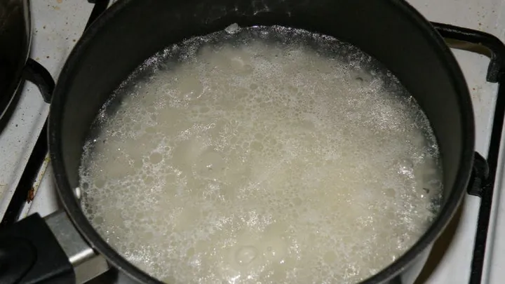 Estos son los beneficios de belleza del agua de arroz