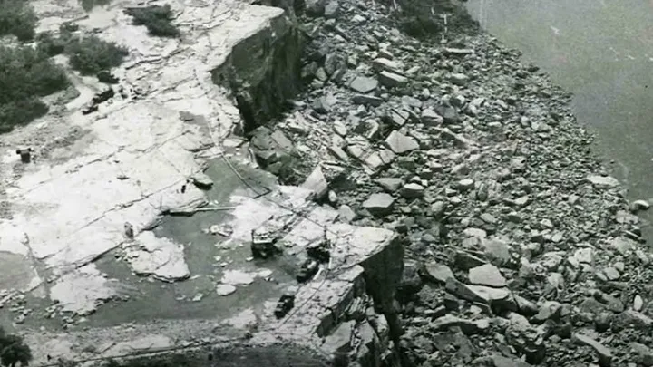 Découverte incroyable après l'assèchement des chutes du Niagara en 1969