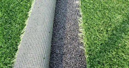 In 4 stappen zelf kunstgras in de tuin leggen