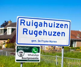 Waarom sommige plaatsen een wit plaatsnaambord hebben