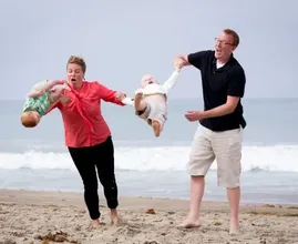 The Funniest Beach Pictures: Hilarity on the Sunny Shores