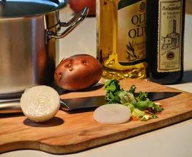 Do you keep your olive oil right next to the stove? THIS is why you really shouldn't do that!