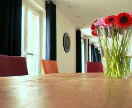 Got a nasty smell lingering in your home? Here are 10 ways to make your house smell like heaven!