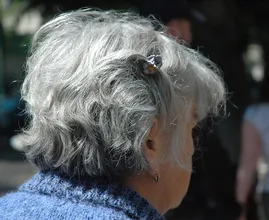 Warum werden die Haare im Alter eigentlich grau?
