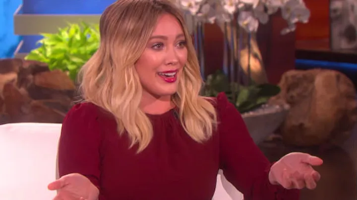Hilary Duff onder vuur door DEZE foto met zoontje, wat vinden jullie? Moet dit kunnen of niet?