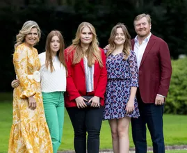 'Amalia en Alexia hebben hun vriendjes meegenomen naar Griekenland'