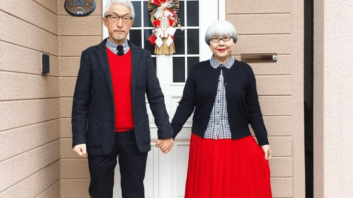 Fantastisch: Bon en Pon zijn al 37 jaar getrouwd en dragen IEDERE dag matching outfits! Dit moet je zien!