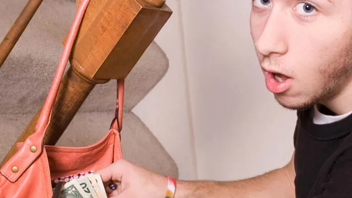 Teenager takes money out of his mother’s wallet but soon learns his lesson