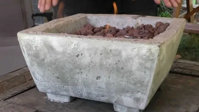 Wacht maar even met kopen van die dure vuurkorf voor in de tuin! Zo maak je 'm makkelijk zelf!