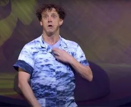 Buongiorno: Jochem Myjer stapt slaapdronken verkeerde camper binnen