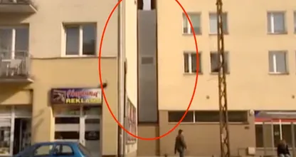 The Narrowest House In The World Is Just 4 Feet Wide – But Wait Until You See Inside!