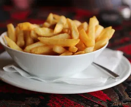Friet of patat? 5 feitjes over deze gefrituurde knakkers