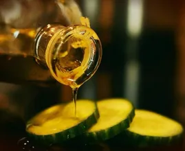 Warum inzwischen fast jeder täglich einen Löffel Olivenöl zu sich nimmt. Das Ergebnis ist enorm!