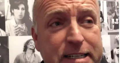 Betrapt! Gordon geeft toe: 'De gespierde torso-foto is gephotoshopt'