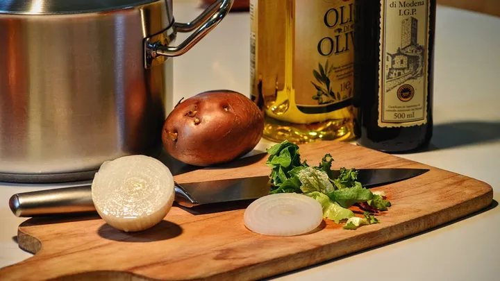 Do you keep your olive oil right next to the stove? THIS is why you really shouldn't do that!