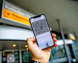 Coronacheck-app zeer makkelijk te misbruiken - data van 60.000 mensen gelekt