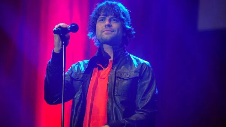 Wow! Simon Keizer ziet er opeens heel anders uit!