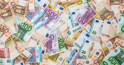 Vrouw ontvangt mega erfenis en laat burgers goede doelen kiezen