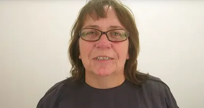 Frisch geschiedene Mutter wünscht sich einen Neuanfang und erhält DIESES spektakuläre Make-over!
