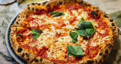 Dit is waarom eten en drinken op vakantie vaak lekkerder is