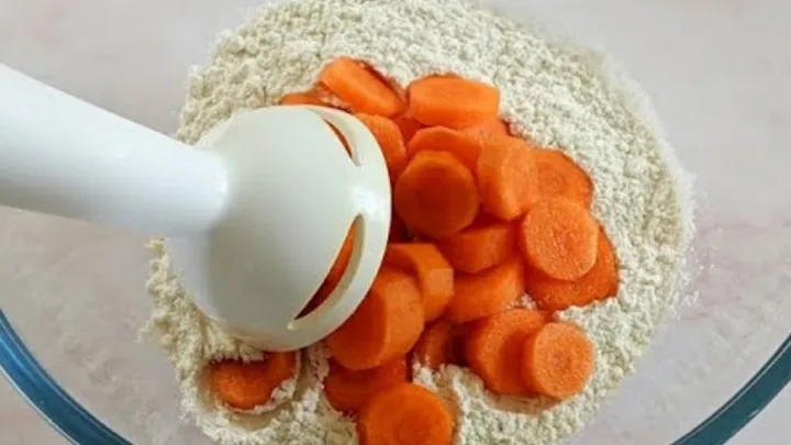 Mezcla zanahorias con harina para un resultado sorprendente