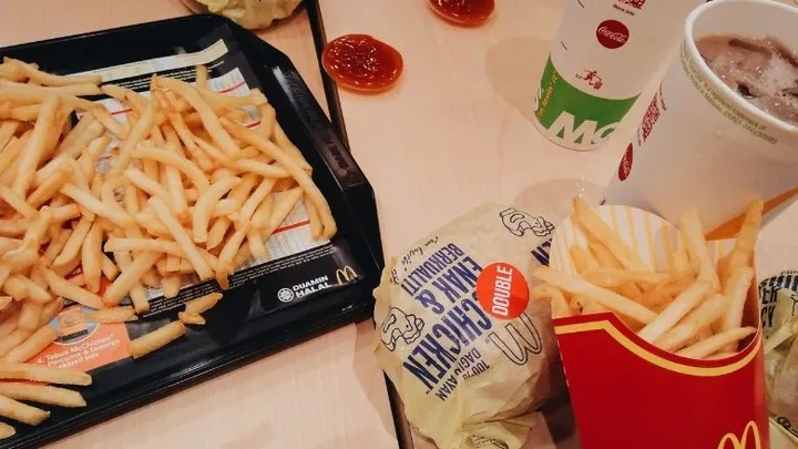 Wedden dat dit jou nog nóóit is opgevallen in de McDonalds? Vanaf nu let je er altijd op!