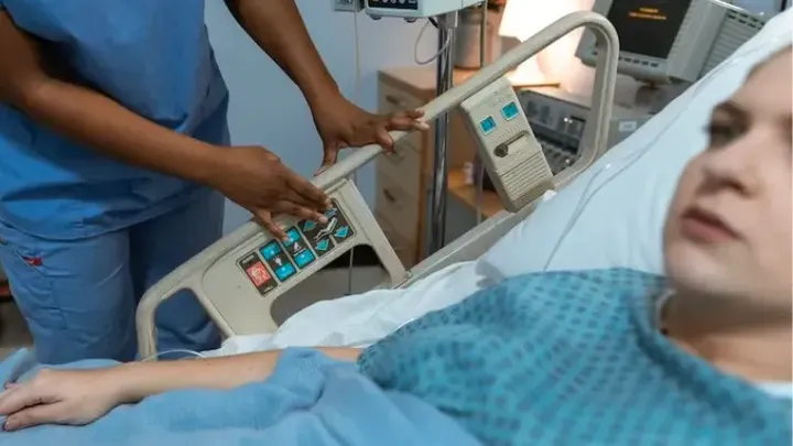 3 εβδομάδες μετά τη γέννηση των διδύμων, η μαμά αισθάνθηκε άρρωστη - γιατρός μετά από υπερηχογράφημα: "Λυπάμαι"