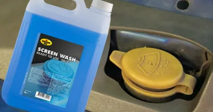 Ruitenwisservloeistof plotseling op? Zo maak je het gemakkelijk en snel zelf