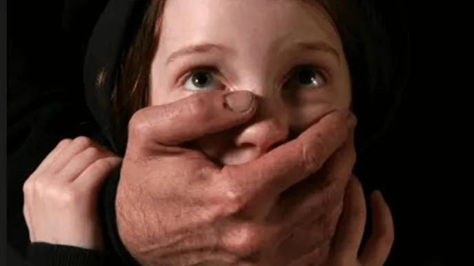 SCHOKKEND: de helft van de kindermisbruikers krijgt géén straf na plegen ernstig misbruik!