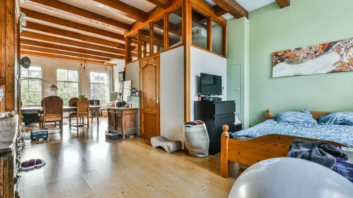 Dit huis staat voor meer dan 3 miljoen euro op Funda, maar even opruimen voor de foto zat er niet in