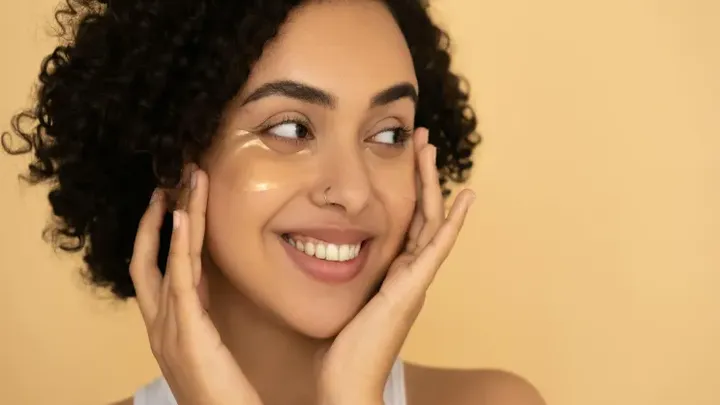 Pourquoi vous ne devriez jamais dormir avec du maquillage !