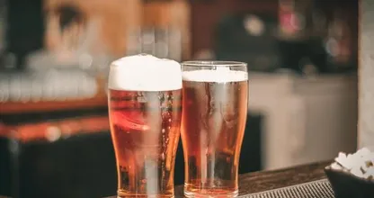 Paracetamol tegen pijn? Een biertje werkt veel beter!