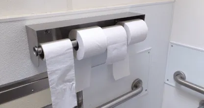 Ha! De manier waarop jij de wc-rol ophangt zegt dít over je persoonlijkheid!