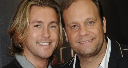 Geweldig nieuws: Carlo Boszhard verloofd met zijn grote liefde Herald