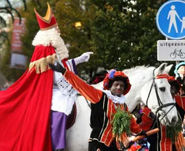 Kort geding tegen landelijke intocht Sinterklaas: 'het moet afgelast worden'