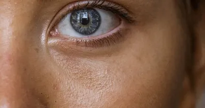 This is why you should put green tea on your face