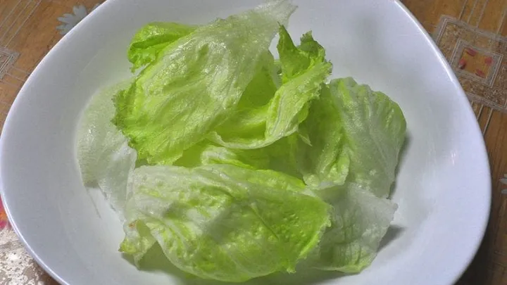 These are 6 signs you aren't eating enough