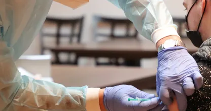 OMT: Registratie van vaccinaties worden later dan bedoeling gedaan