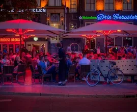 Kabinet wil eind april versoepelingen horeca, winkels en onderwijs