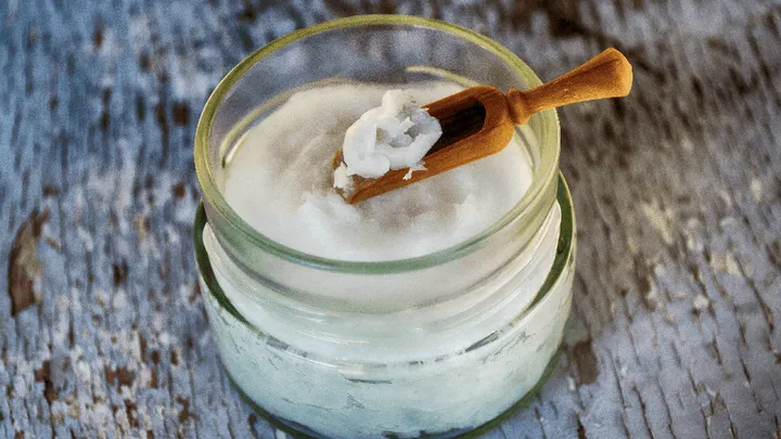 Scrub of peeling: wat is het verschil en wat is beter voor je huid?