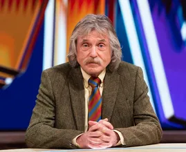 Kijkers Vandaag Inside verbazen zich om kapsel Johan Derksen