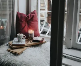 Klaar voor de herfst: 6 tips om een strak interieur gezelliger te maken